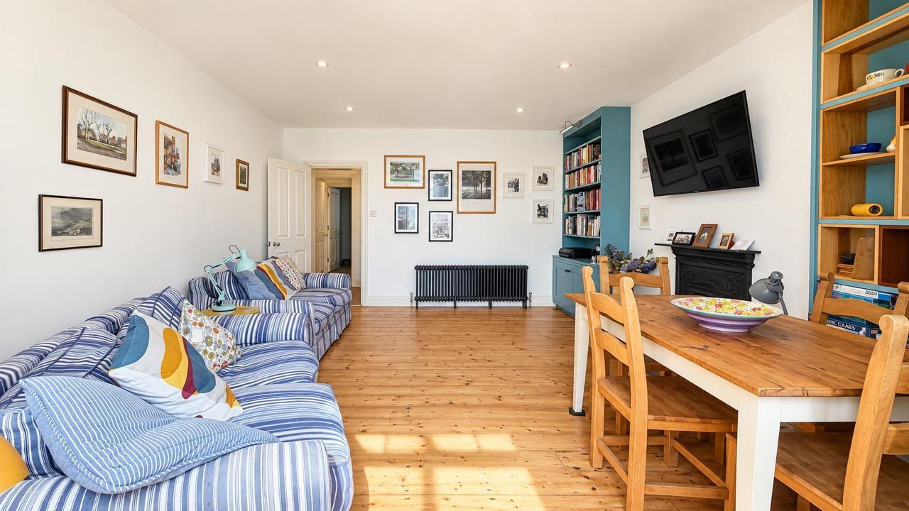 2 bed property in West Hill Road, St Leonards-On-Sea